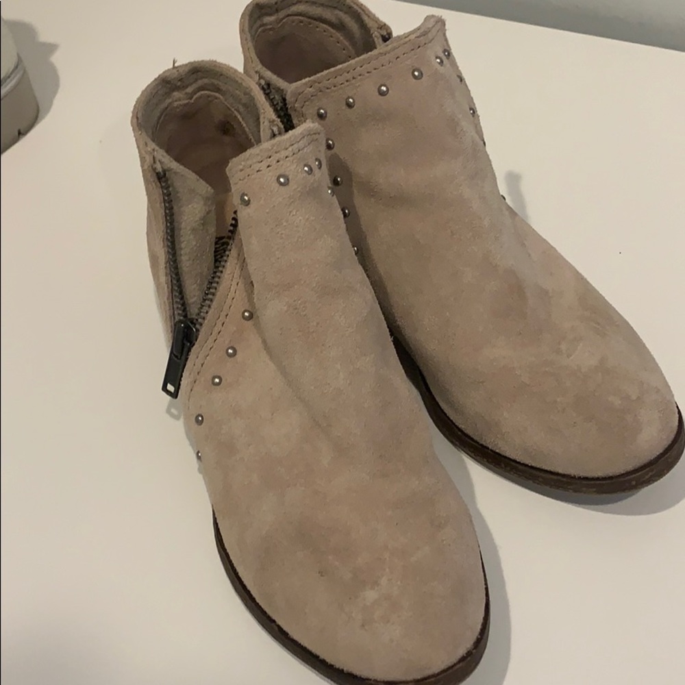 ankle boot